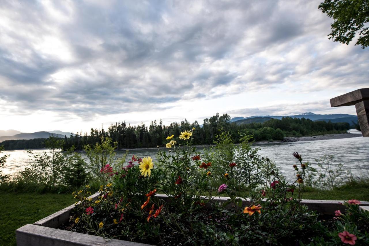 Skeena River House Bed & Breakfast Terrace Extérieur photo