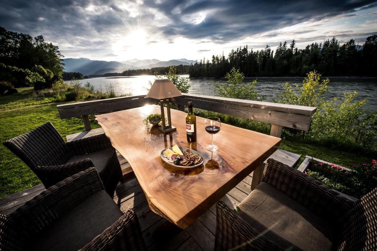 Skeena River House Bed & Breakfast Terrace Extérieur photo