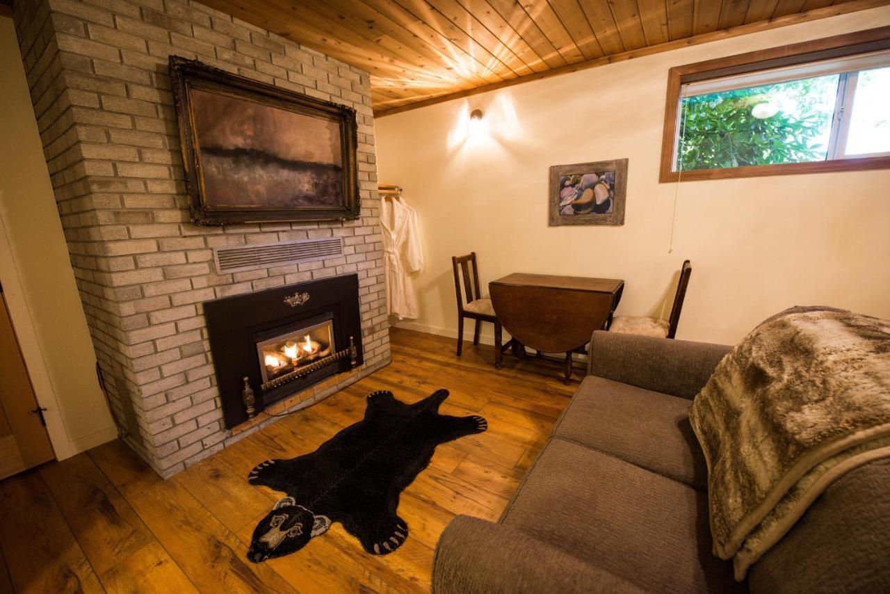 Skeena River House Bed & Breakfast Terrace Extérieur photo